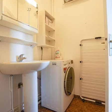 Pleasant Flat In The 15th District Of