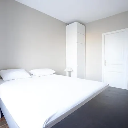 Pleasant Flat In The 15th District Of Apartment *